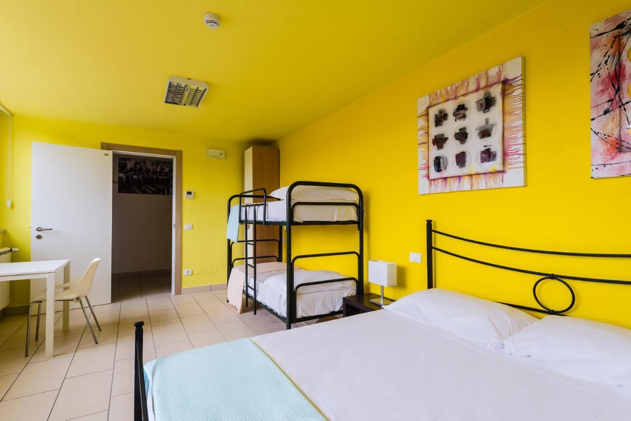 Eliopoli Beach Hostel & Restaurant Tirrenia Extérieur photo