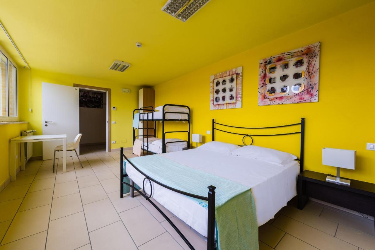 Eliopoli Beach Hostel & Restaurant Tirrenia Extérieur photo