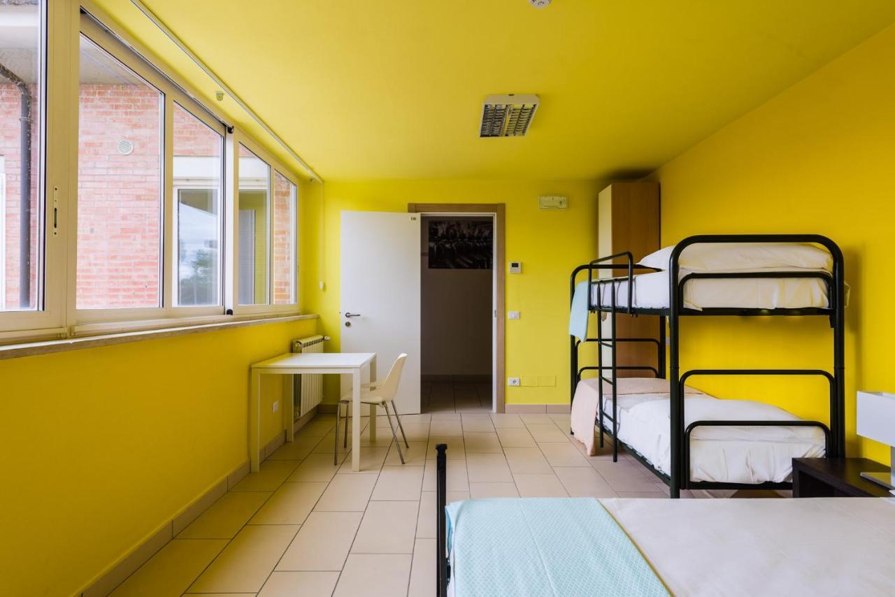 Eliopoli Beach Hostel & Restaurant Tirrenia Extérieur photo